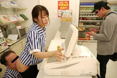 đi làm thêm ở cửa hàng tiện lợi, cô học sinh bị anh cấp trên làm tình sml