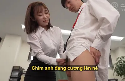 Nữ thư ký công ty chuyên phục vụ đối tác và đồng nghiệp nam để tạo động lực